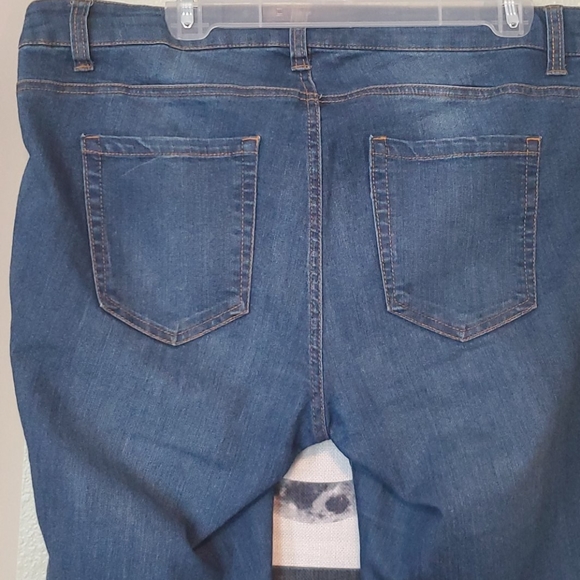 Jeans - Picture 3 of 4